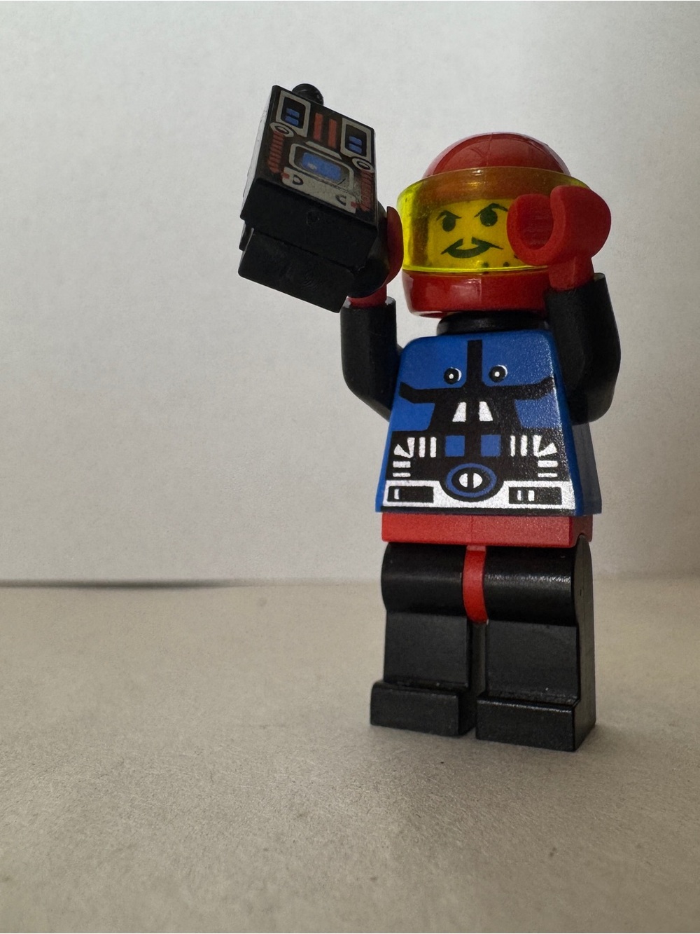 LEGO Space Spyrius minifigure 6705 6949 6959 sp039 Possible Arm Crack